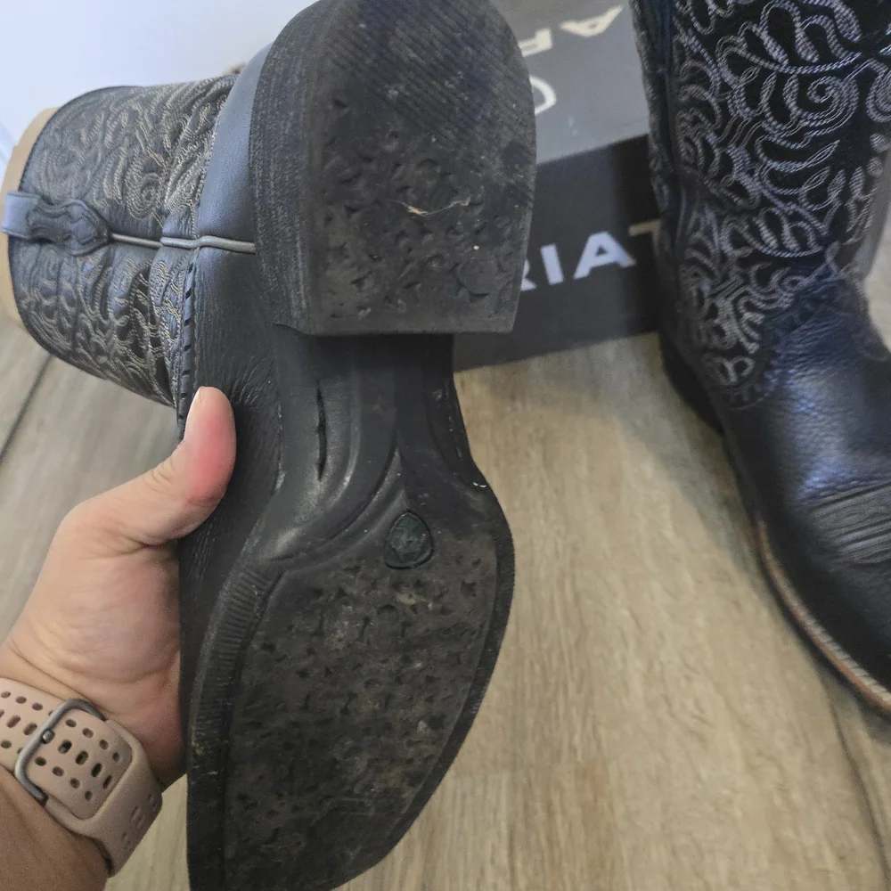 Ariat Black Leather Cowboy Boots - Picture 5 of 6